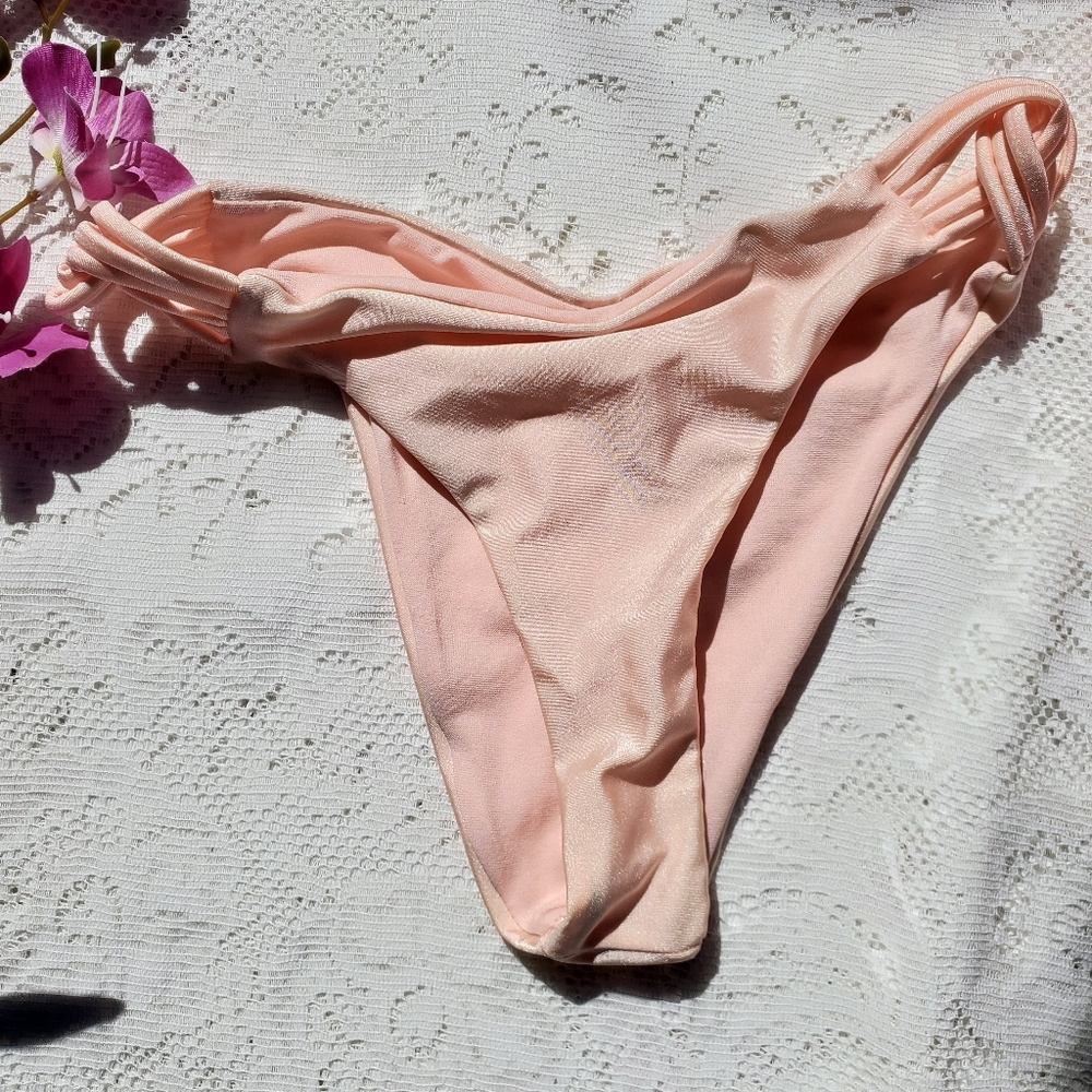 Beautiful Bikini Set - Picture 5 of 8